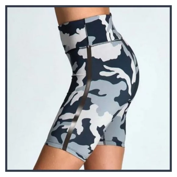 Noli Yoga Cacao Camo Bike Shorts - Picture 3 of 3
